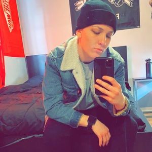 Meet your Posher, Gena